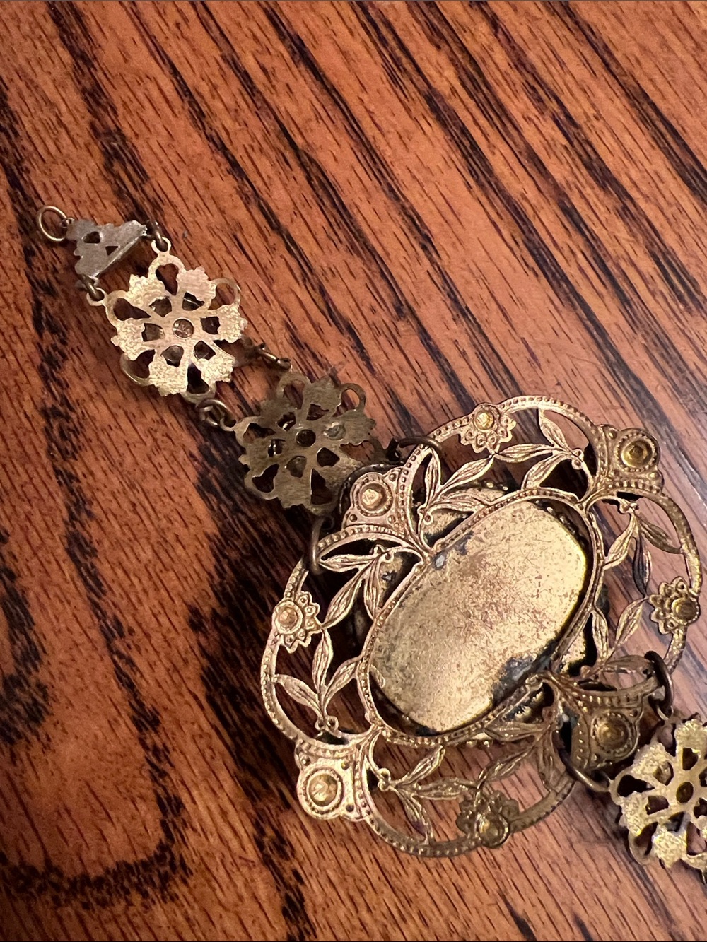 Vintage Cameo Medallion Bracelet - Bronze Tone with Hand-Painted Scene Jewelry - Picture 7 of 9